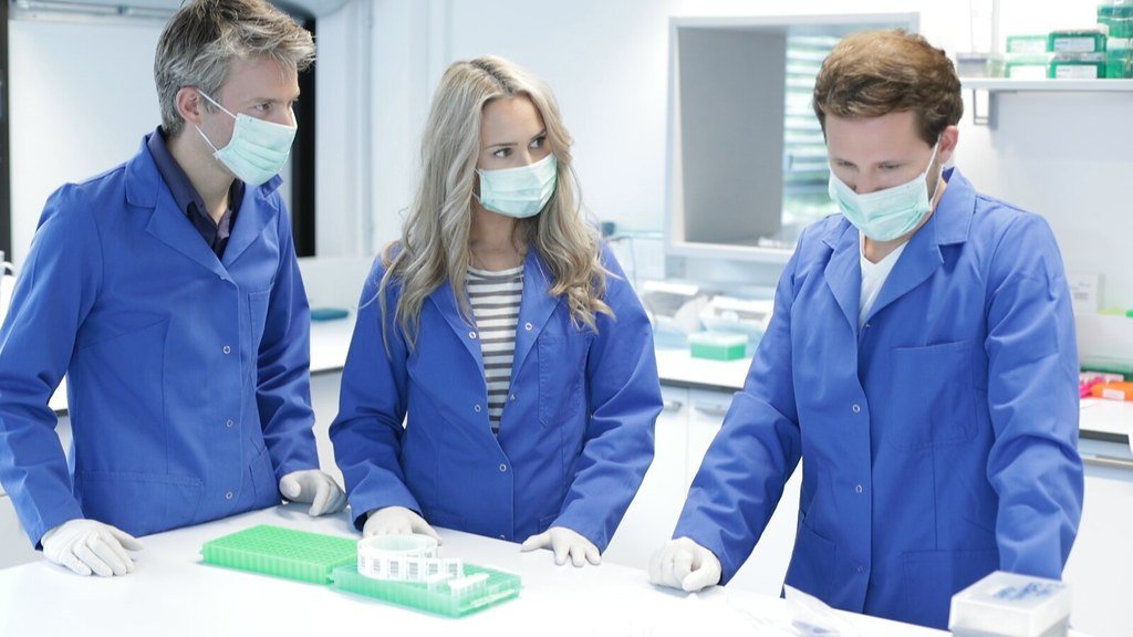 People Wearing Face Masks In Medical Laboratory – clinical_lab